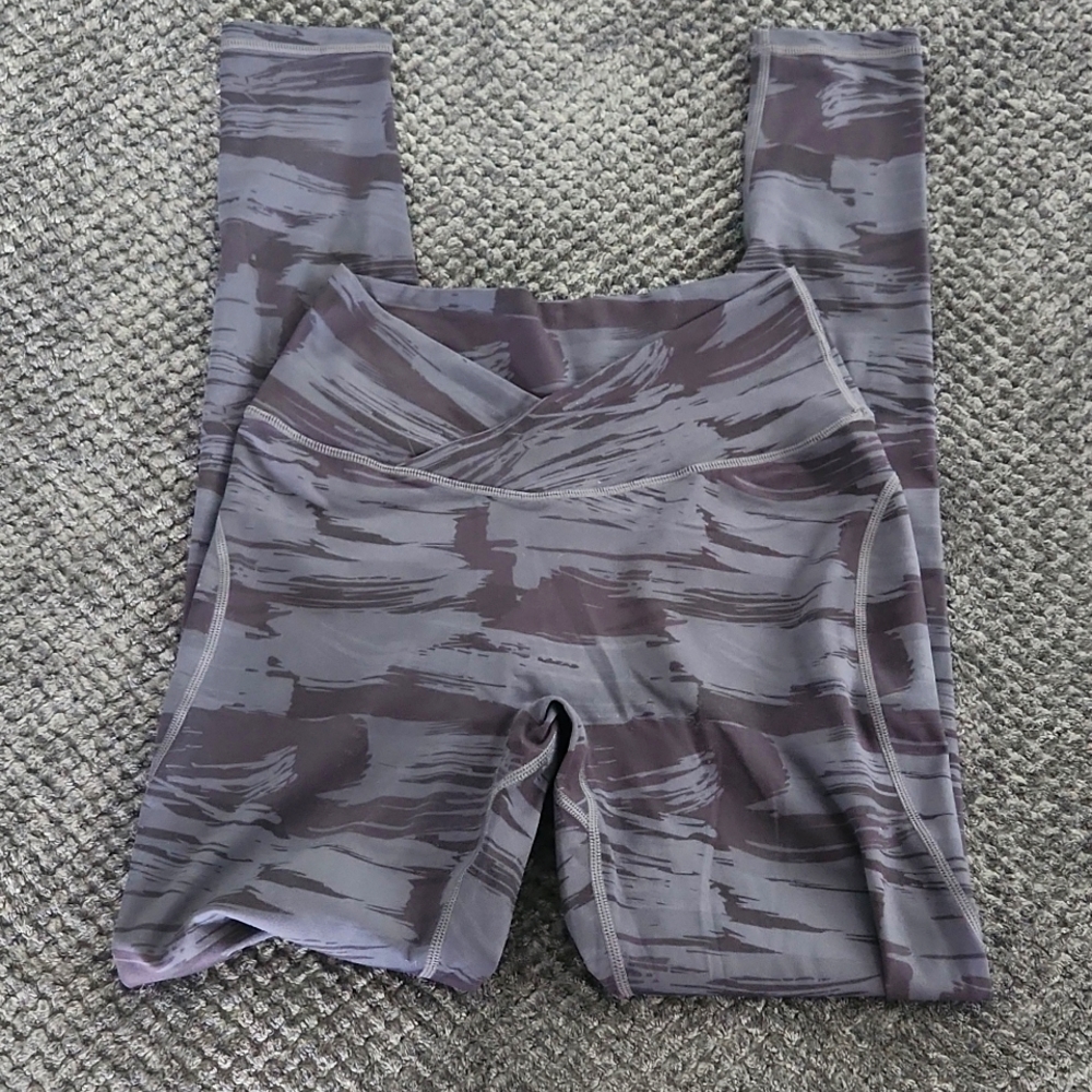 Alphalete Cross over Legging